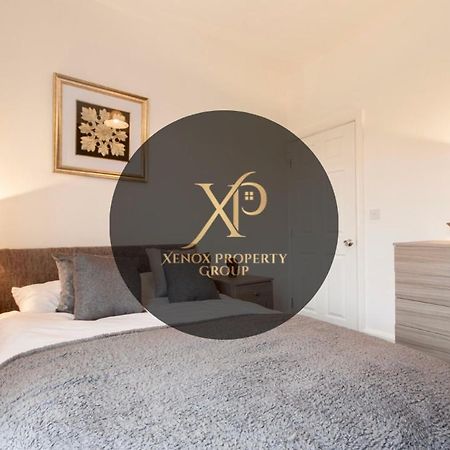 Centralized Private 4 Bedroom House At Hanley With Free Parking Etruria Eksteriør billede